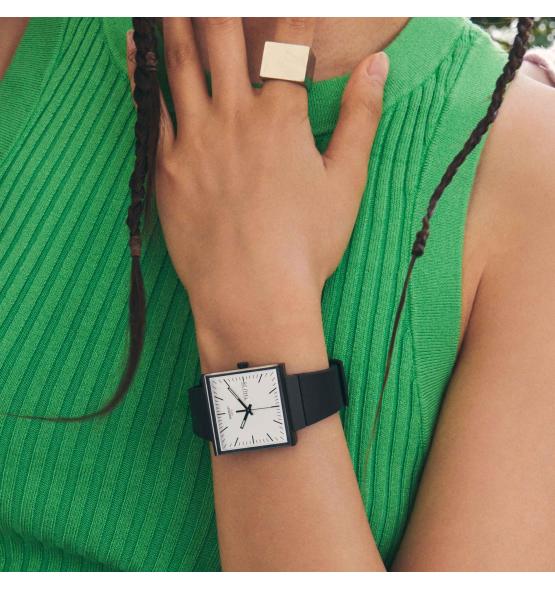 SWATCH WHAT IF…BLACK? SO34B700